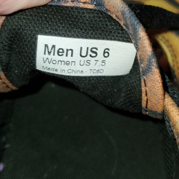 Vans Classic Tiger Print Canvas Sneakers Unisex - Picture 6 of 6